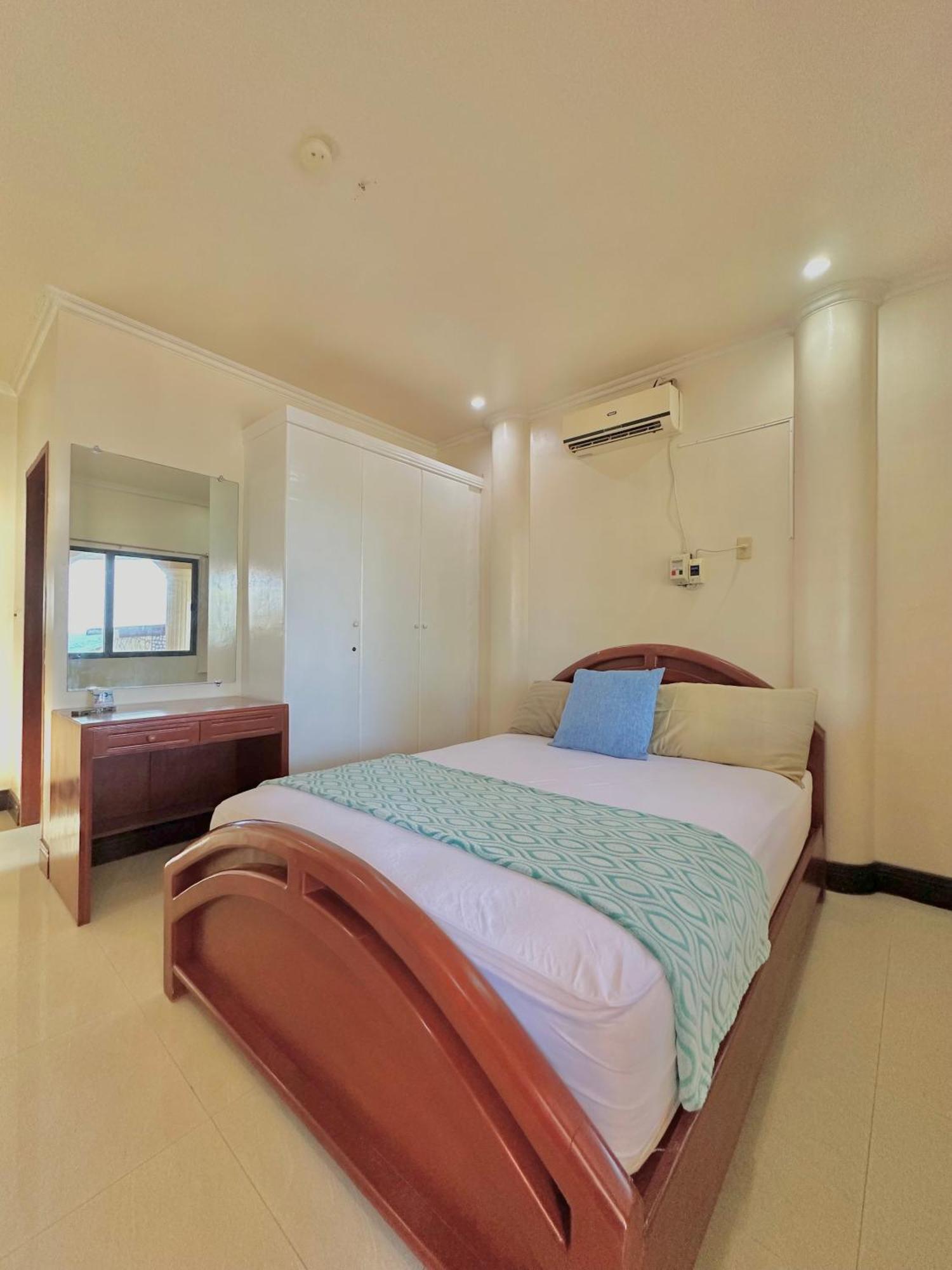 Casaroyal Beachfront Siquijor Exterior photo