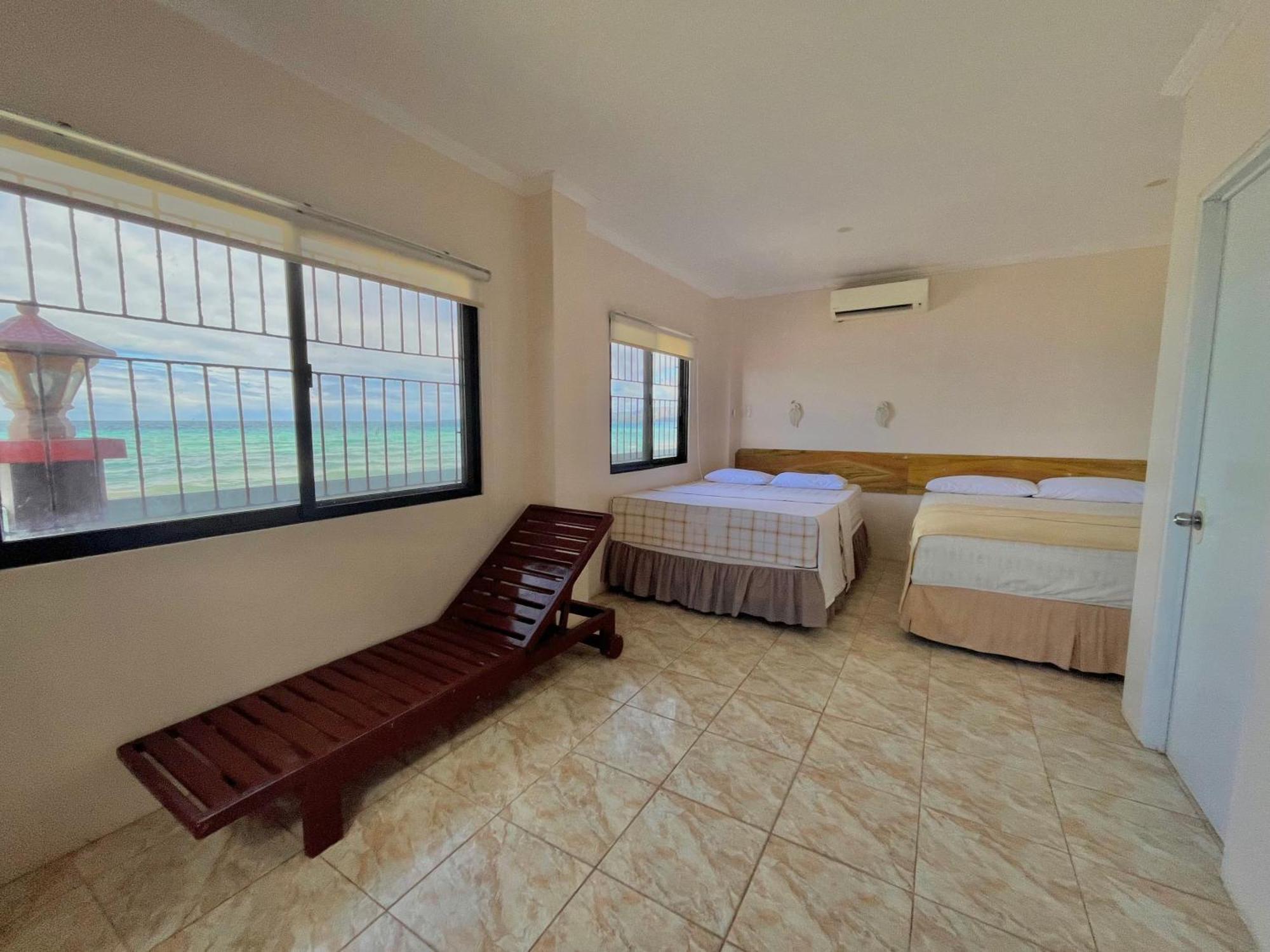 Casaroyal Beachfront Siquijor Exterior photo
