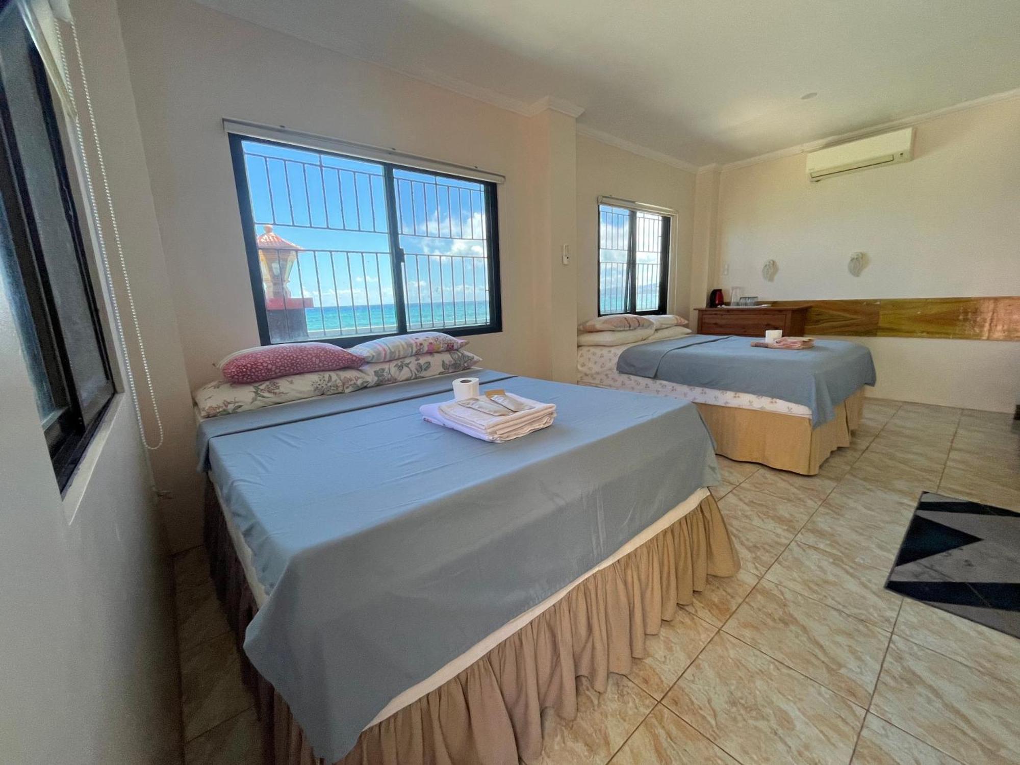 Casaroyal Beachfront Siquijor Exterior photo